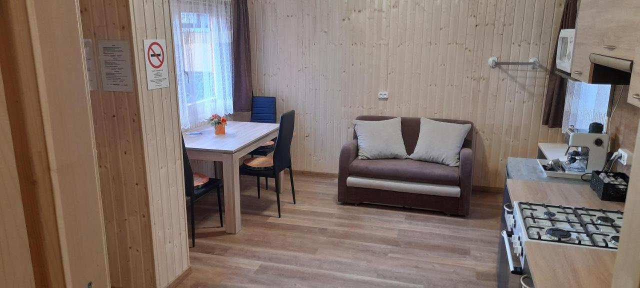 Keri Apartman Мошонмадьяровар Экстерьер фото