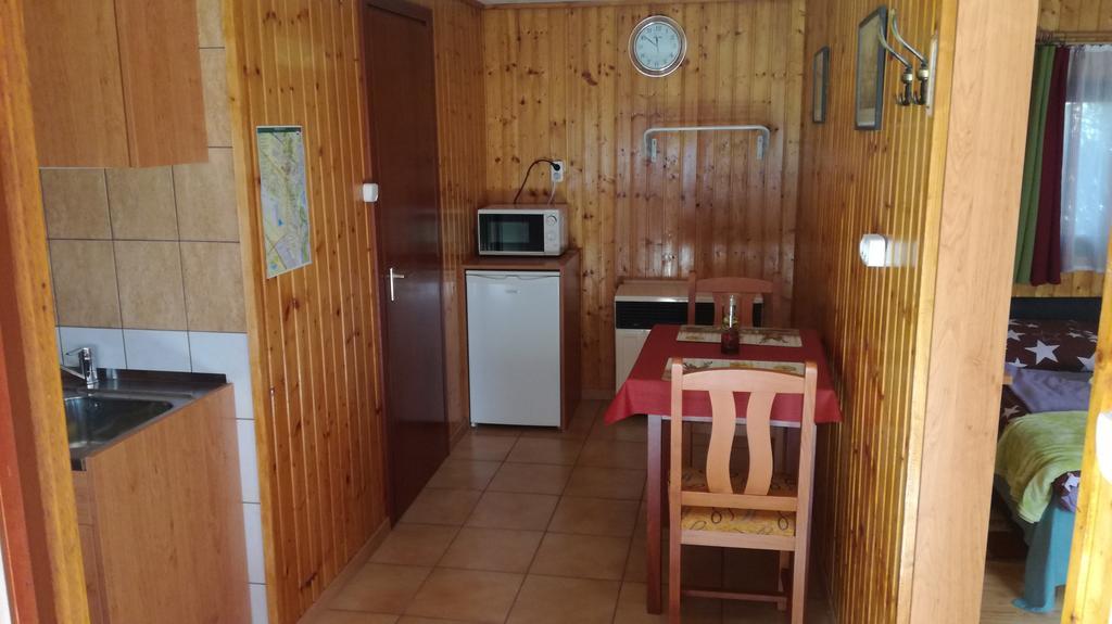 Keri Apartman Мошонмадьяровар Экстерьер фото