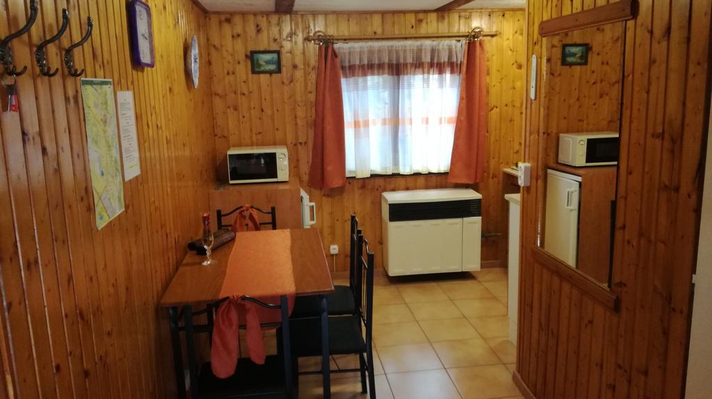 Keri Apartman Мошонмадьяровар Экстерьер фото